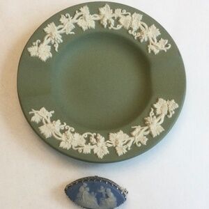 Wedge wood jasper ware